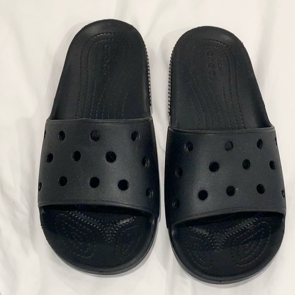 Iconic Comfort CROCS black sandals women’s size 8 men’s flip flops size 6 - Picture 12 of 13